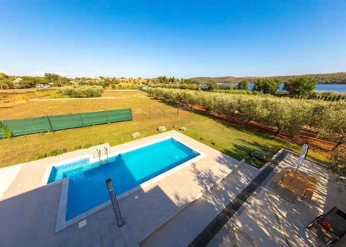 House Berto Semesterbostad Pomer