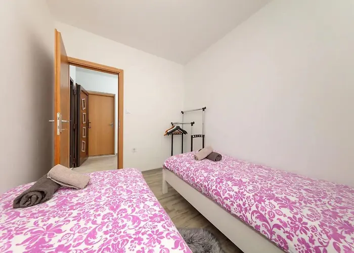 Semesterbostad House Berto Pomer