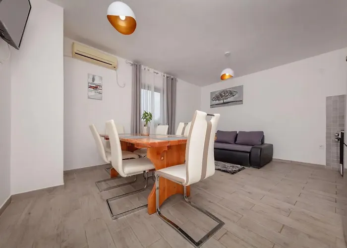 Semesterbostad House Berto *