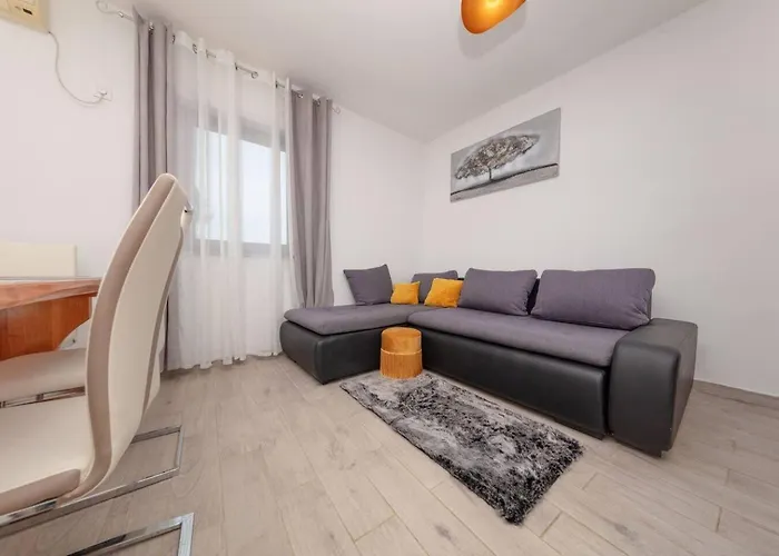 Semesterbostad House Berto Pomer